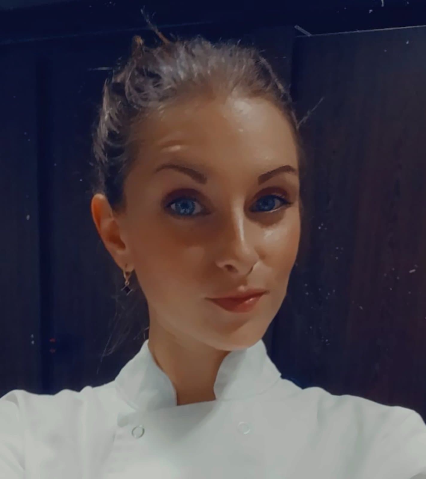Chef Maeva, chef spécialisé en cuisine française à domicile à Sainte-Catherine