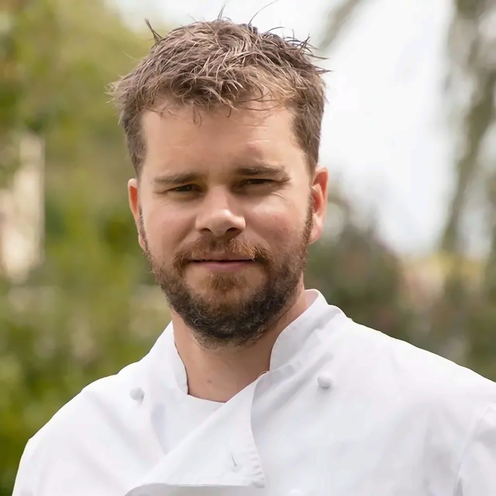 Chef Julien, chef spécialisé en cuisine gastronomique à domicile à Fierville-les-Parcs