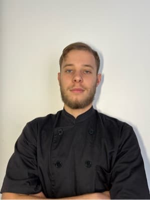 Chef Kilian, chef spécialisé en cuisine française à domicile à Lyon