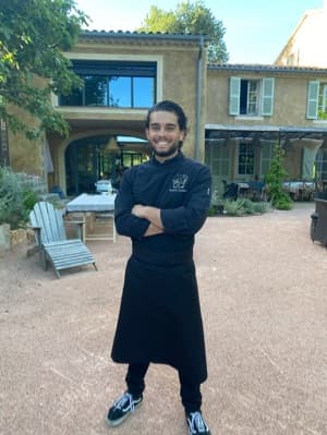 Chef Jérémy, chef spécialisé en cuisine française à domicile à Pourrières