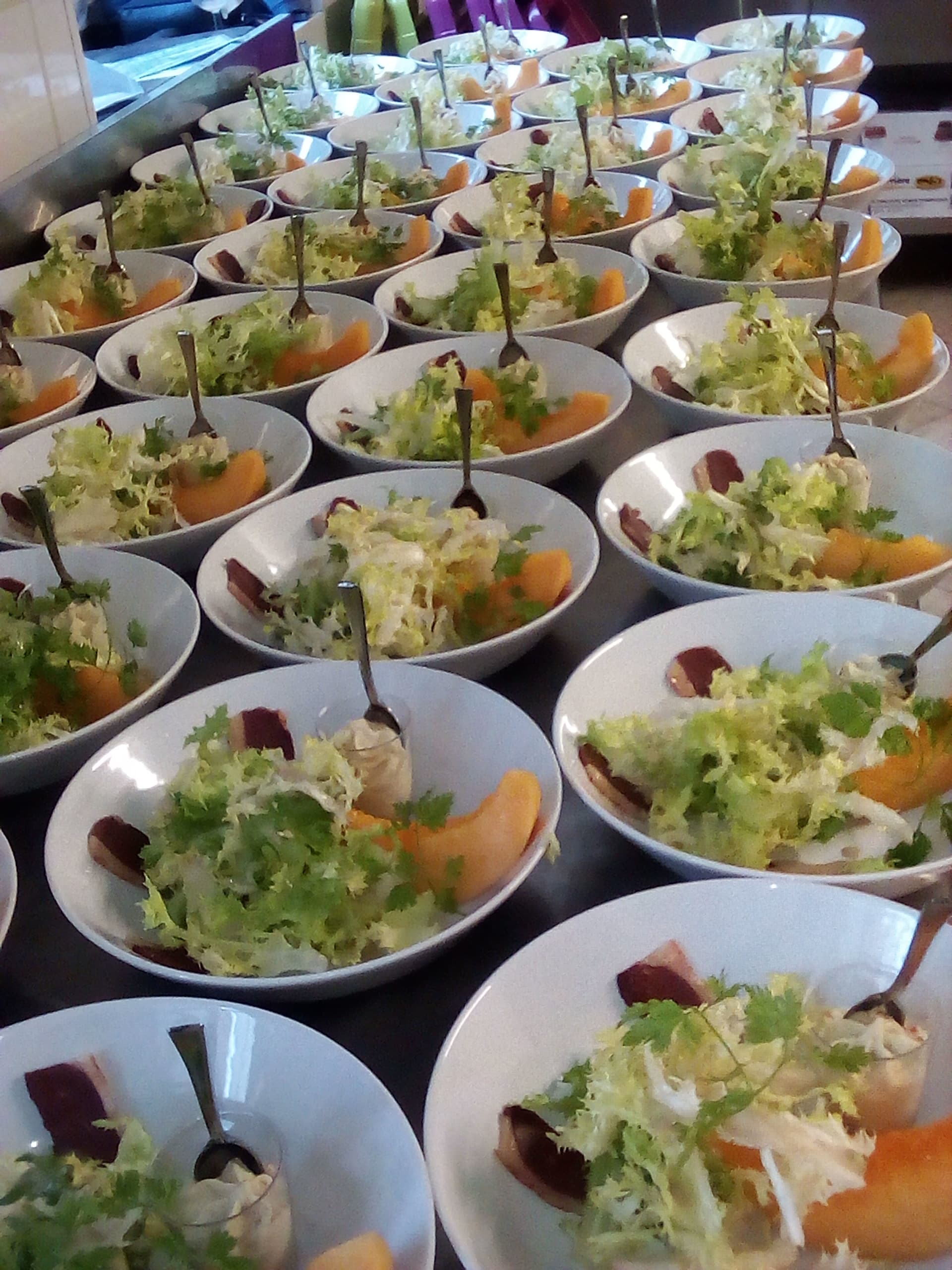 Plat de Chef Eric : Menu végétarien aux légumes et produits laitiers.