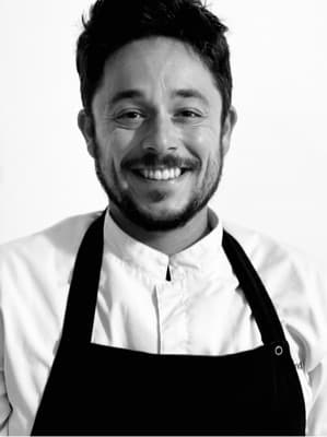 Chef Maxime, chef spécialisé en cuisine française à domicile à Bordeaux
