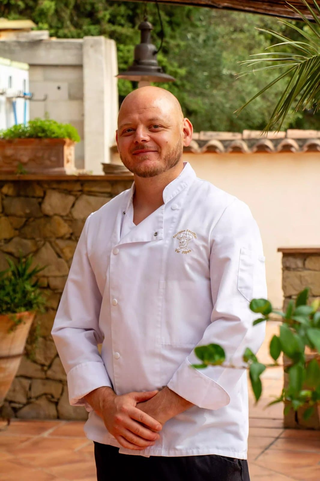 Chef Yannis, chef spécialisé en cuisine gastronomique à domicile à Forcalqueiret