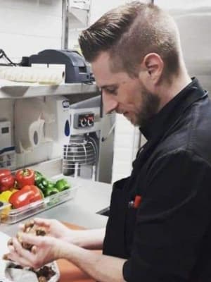 Portrait de Chef Julien, chef à domicile